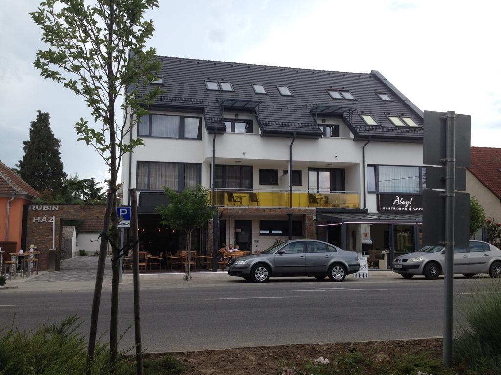 Rubin Apartman Sárvár Zewnętrze zdjęcie
